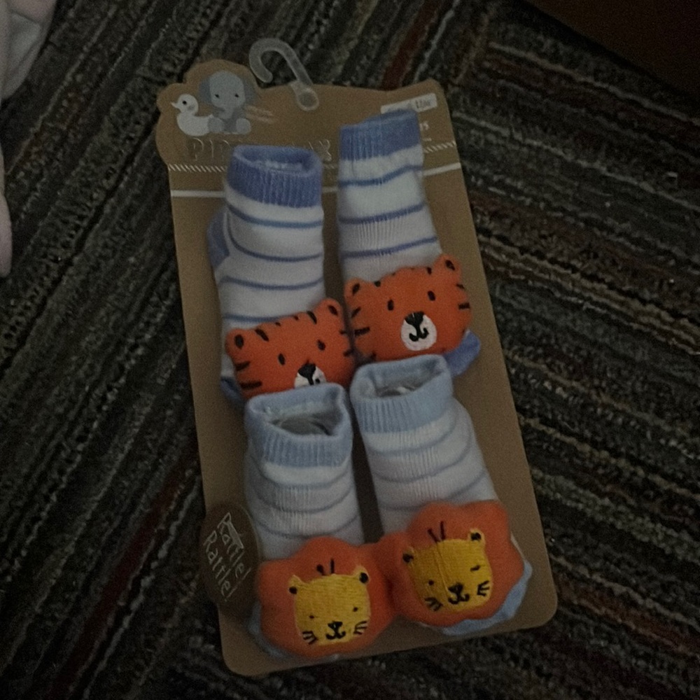 Brand new rattle booties 0-12 months